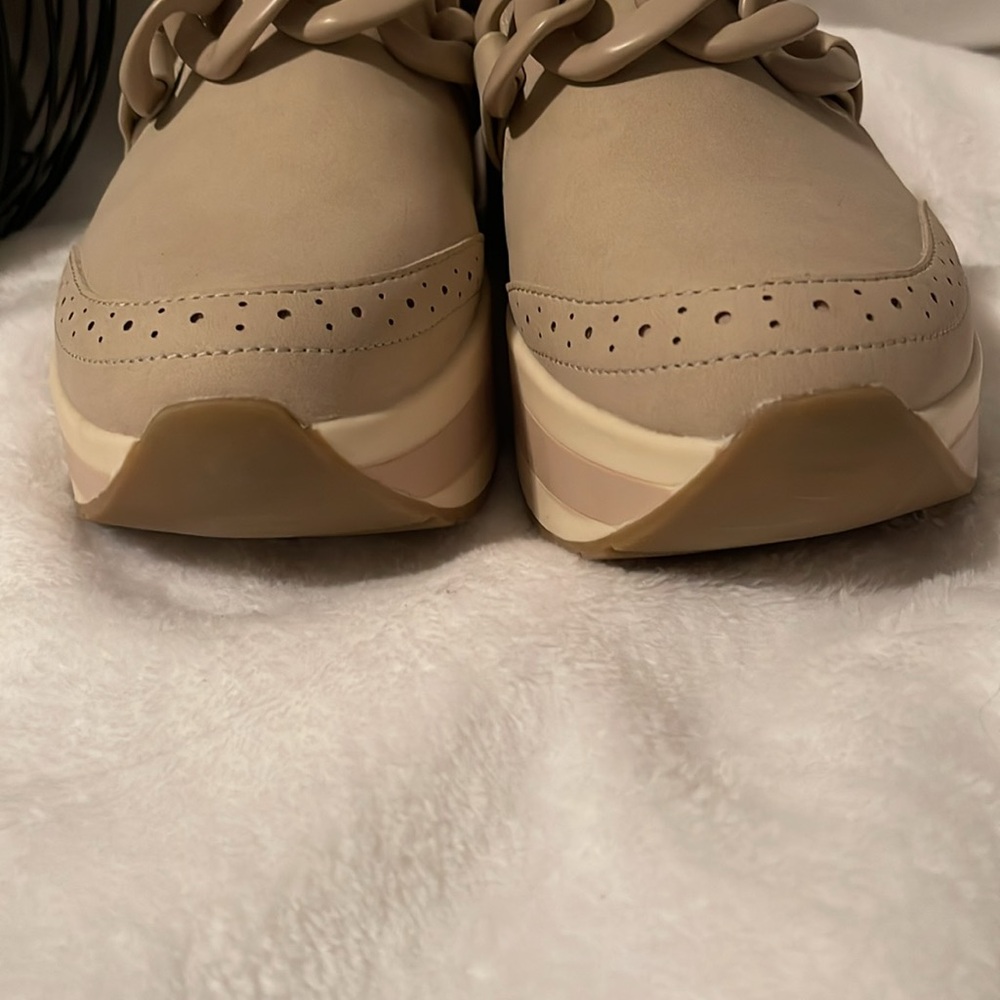 Dolce Vita Cream Platform Sneakers - Picture 5 of 5